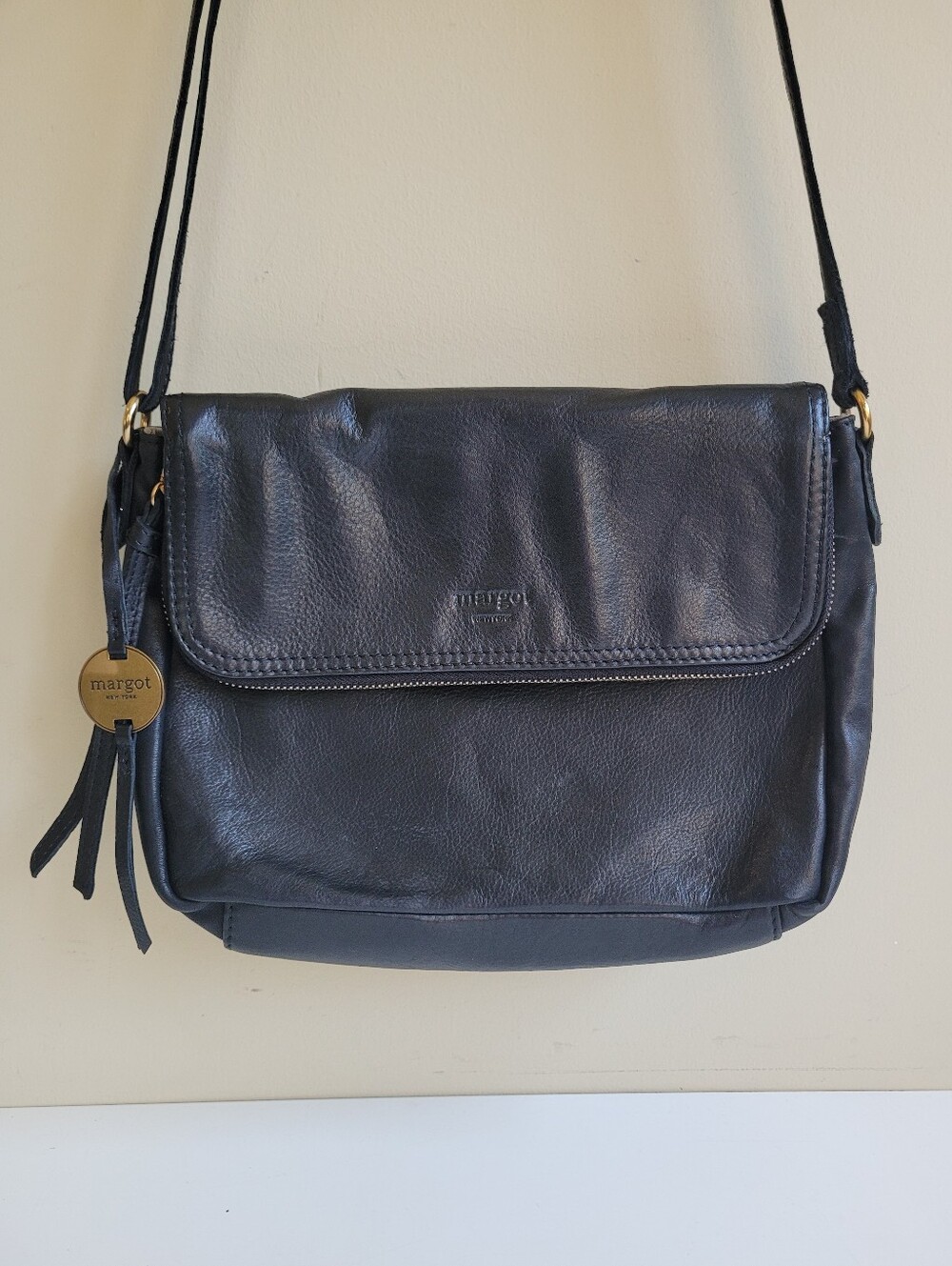 Margot 100% Genuine Leather Crossbody Bag Purse W Flap Black Medium